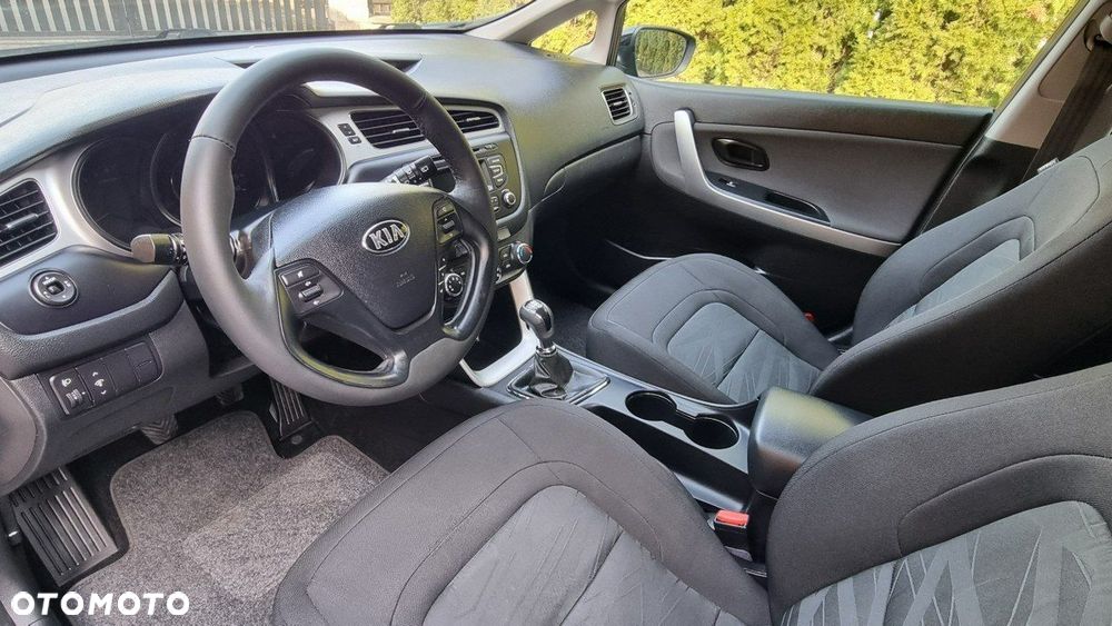 Kia Ceed - 12