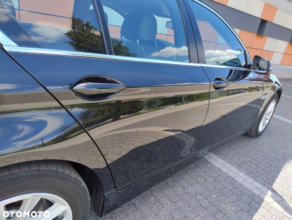 BMW Seria 5 518d - 28