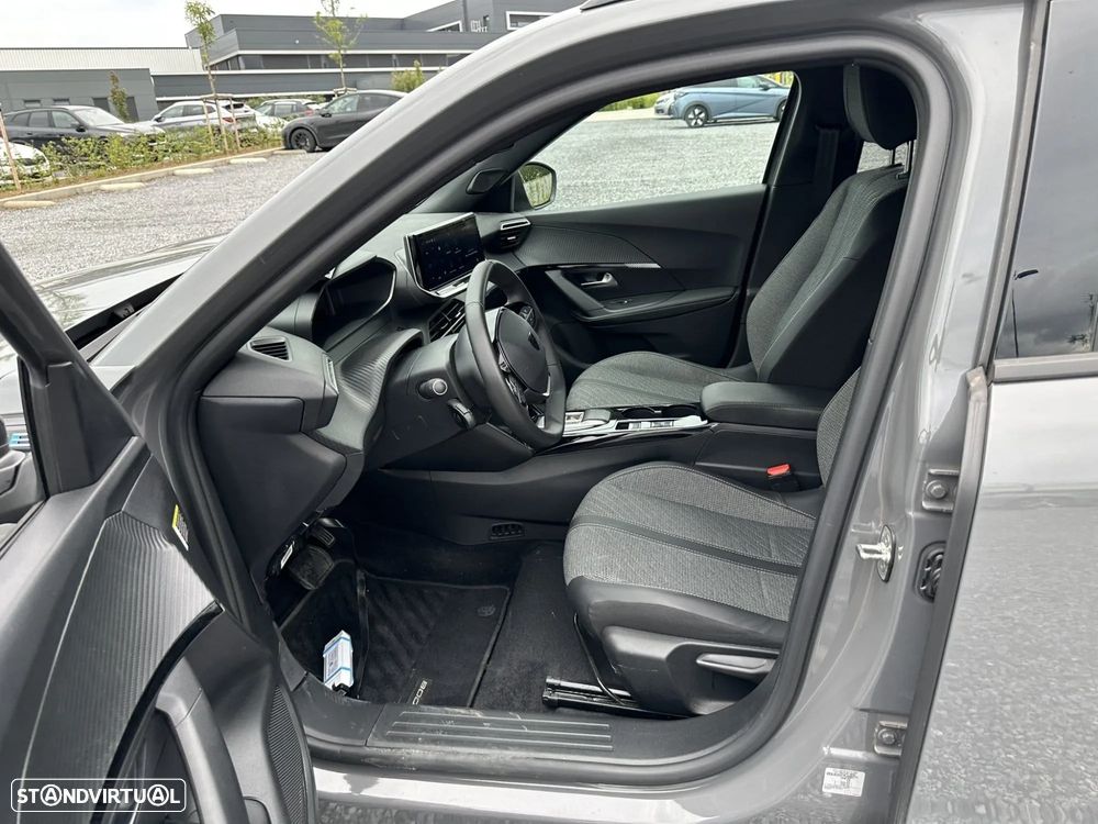 Peugeot e-2008 Allure - 7