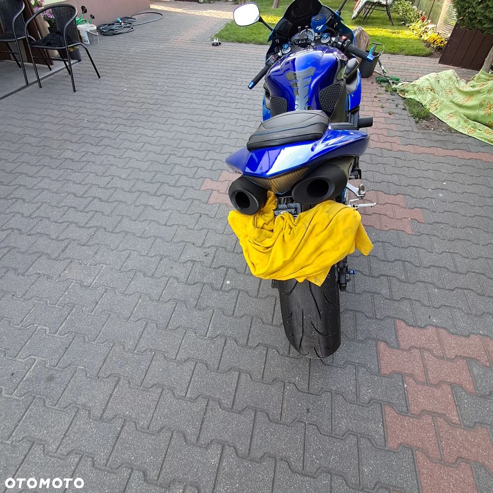 Yamaha R1 - 7