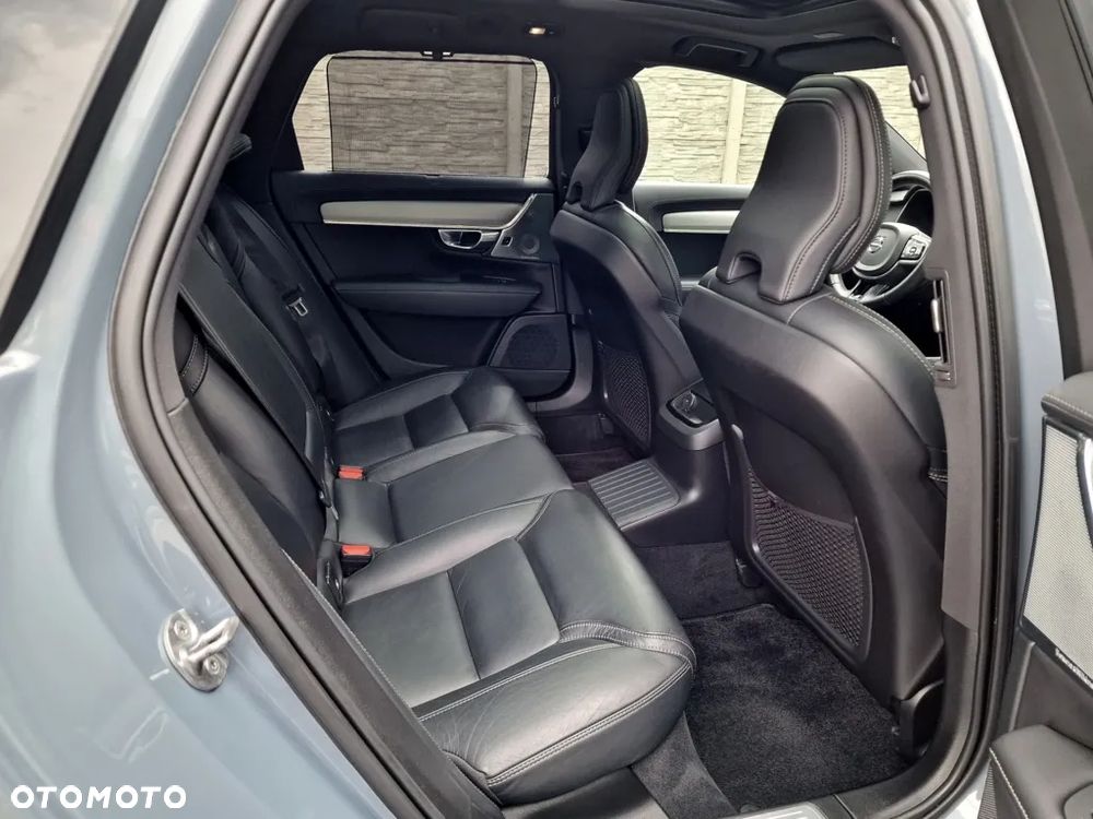 Volvo V90 T8 AWD Plug-In Hybrid R-Design - 24
