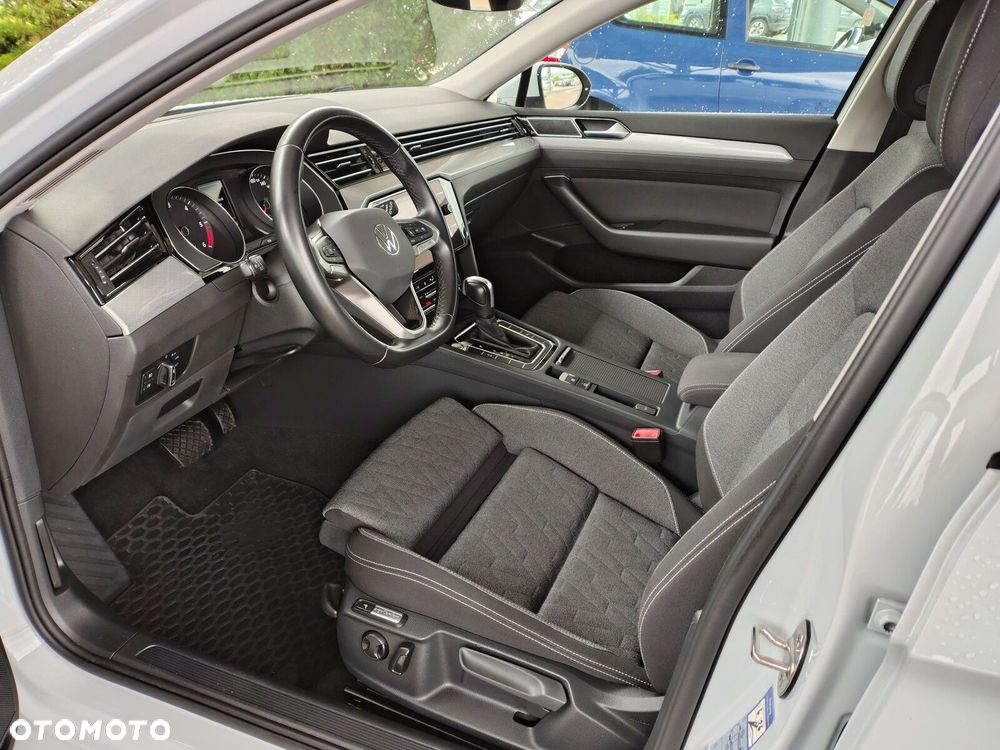 Volkswagen Passat - 11