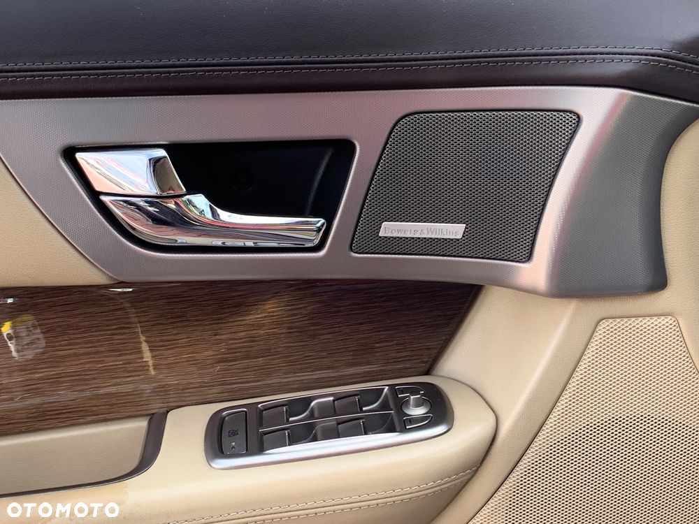 Jaguar XF 2.7 V6 Premium Luxury - 23