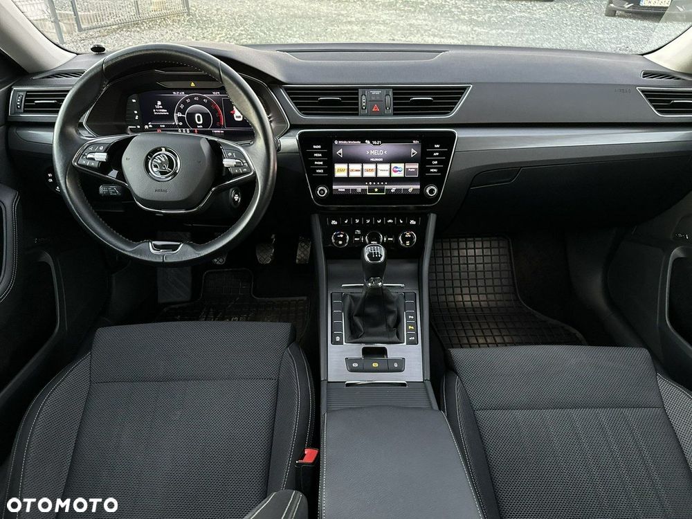 Skoda Superb 2.0 TDI SCR Style - 27