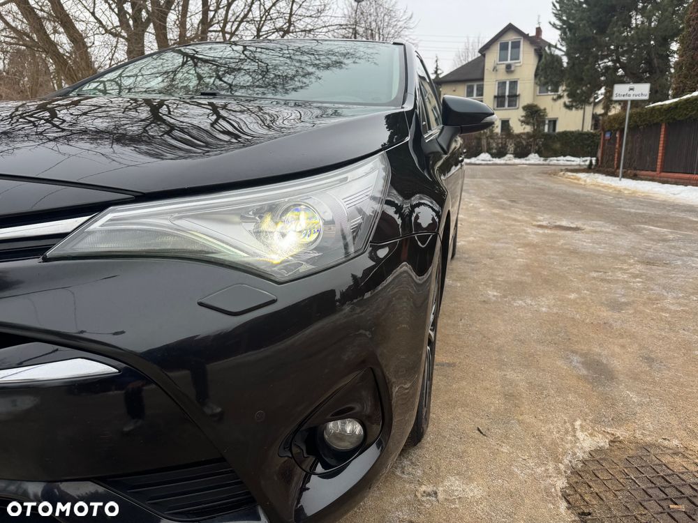 Toyota Avensis 2.0 D-4D Prestige - 6