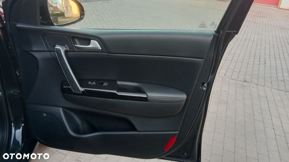 Kia Sportage 1.6 GDI 2WD Dream-Team Edition - 14