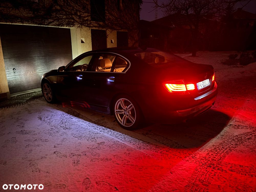 BMW Seria 5 535i xDrive Sport-Aut Luxury Line - 28