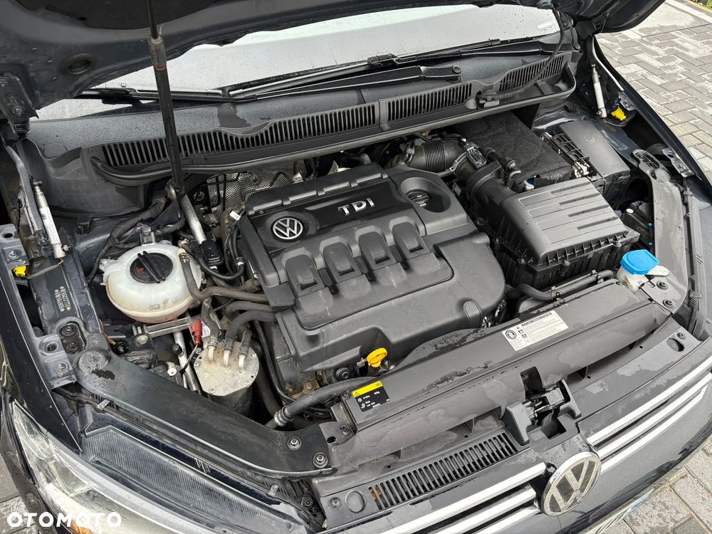 Volkswagen Touran 1.6 TDI SCR BlueMotion Technology DSG Comfortline - 26