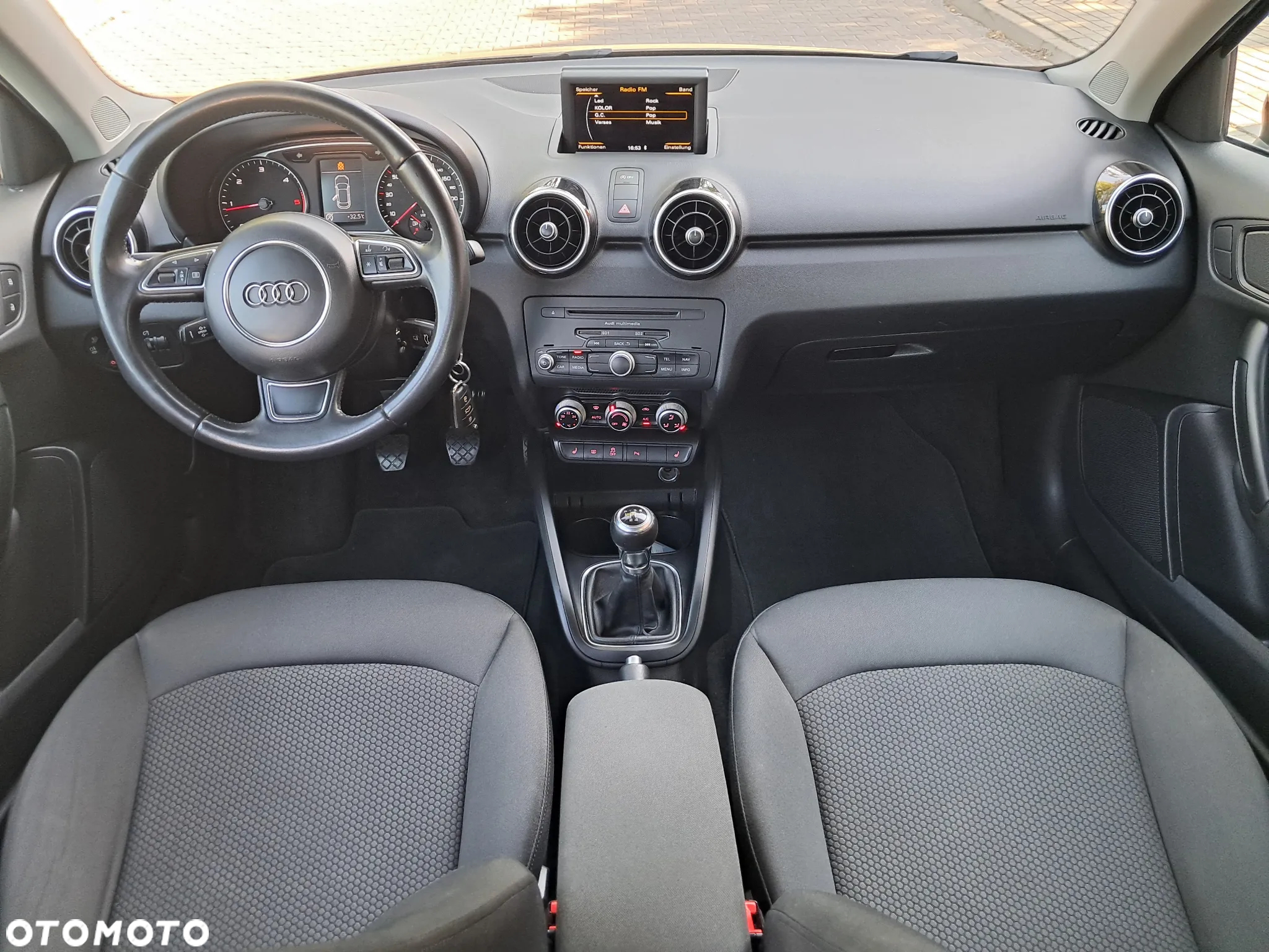 Audi A1 Sportback 1.6 TDI S line Sportpaket - 17