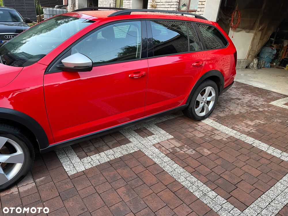 Skoda Octavia Scout 2.0 TDI 4x4 DSG - 6
