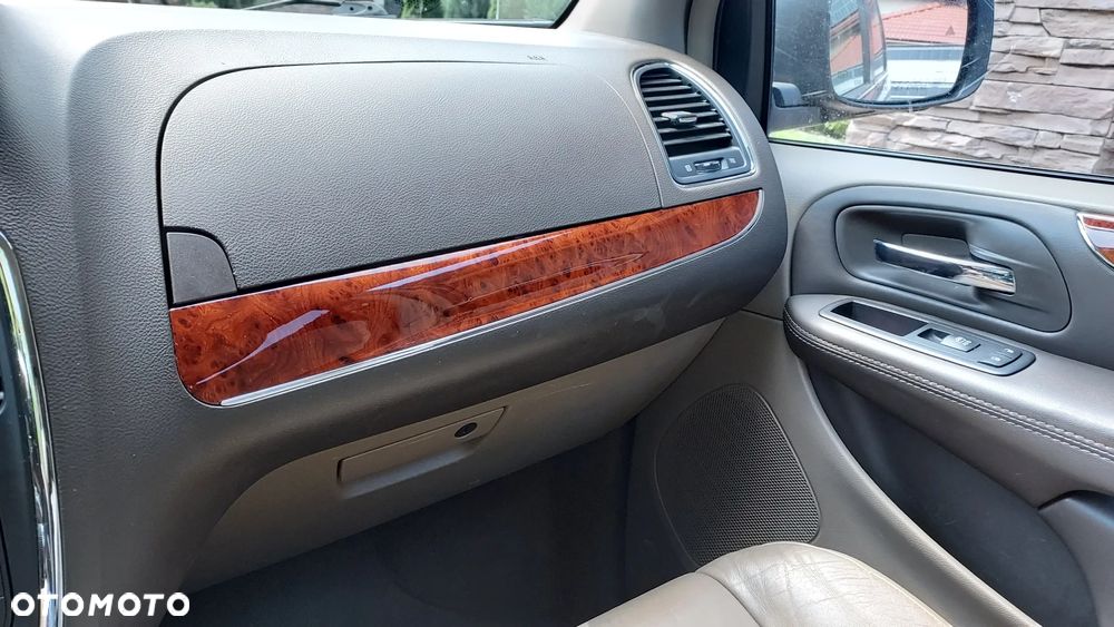 Chrysler Town & Country 3.6 Limited - 27