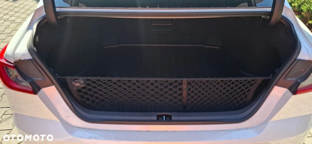 Toyota Camry 2.5 Hybrid Prestige CVT - 26