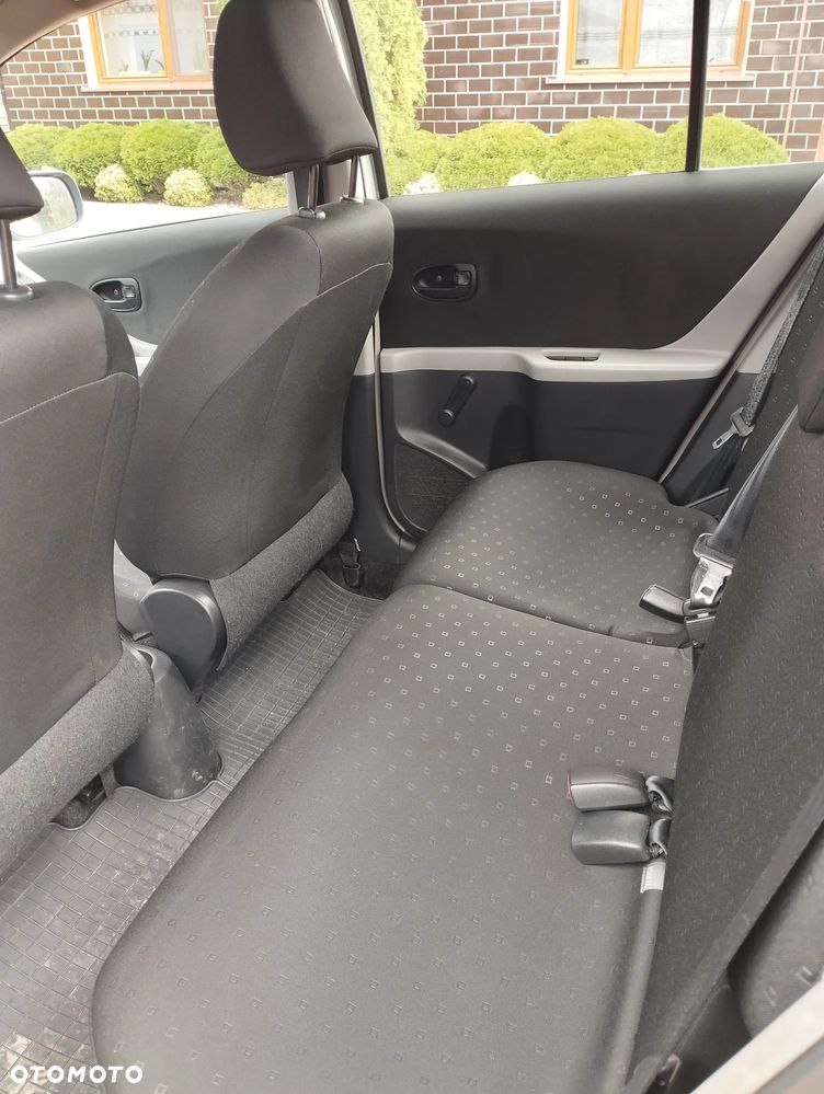 Toyota Yaris - 7