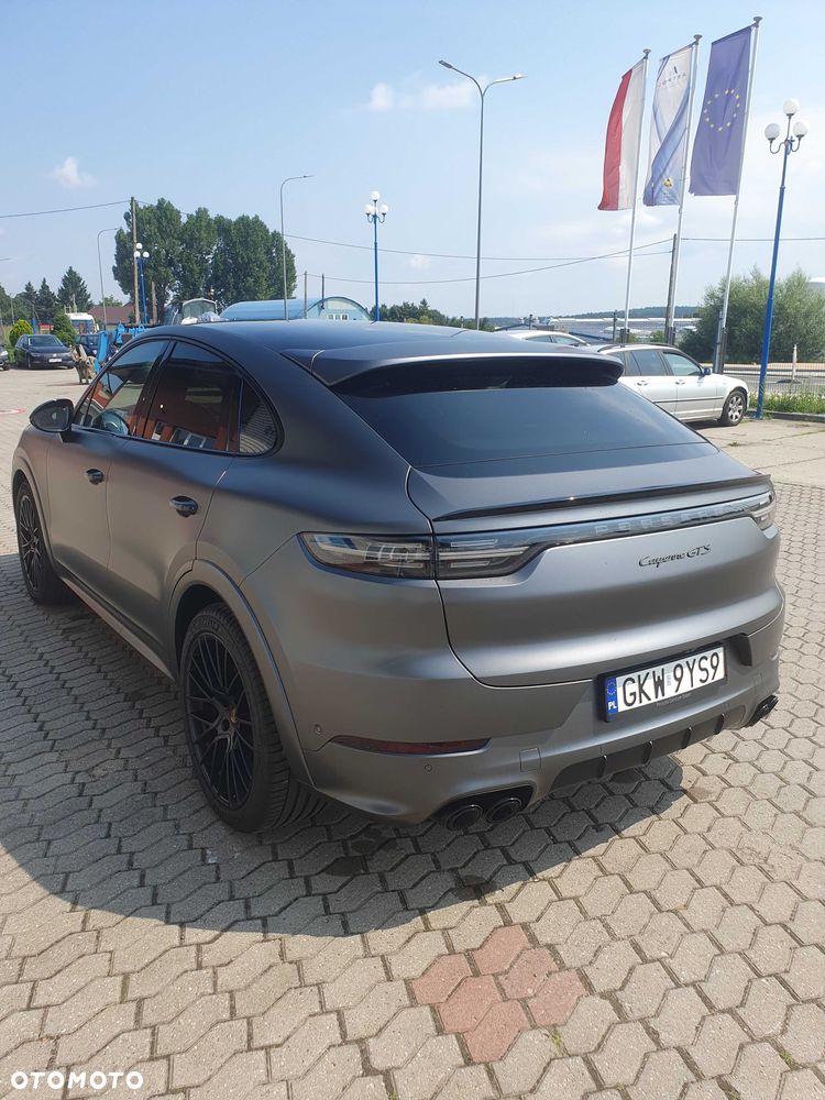 Porsche Cayenne - 4