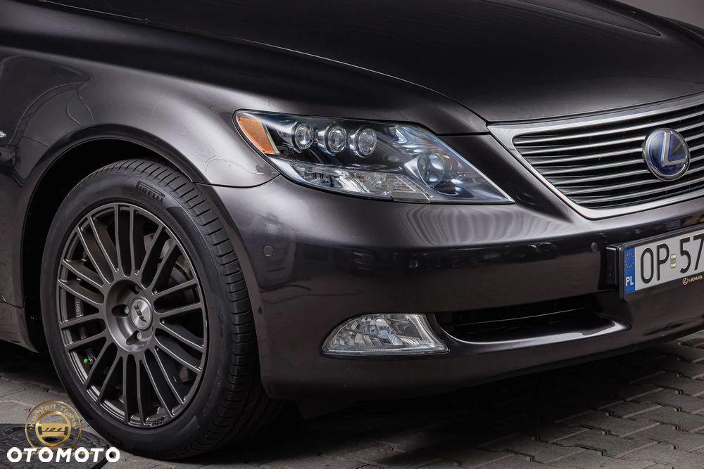 Lexus LS 600h Superior - 13