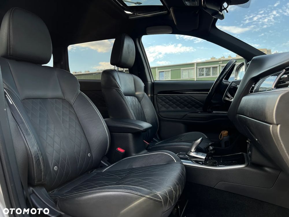 Mitsubishi Outlander - 27