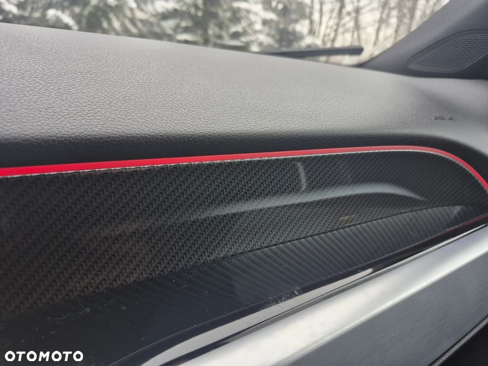 Mercedes-Benz GLB 200 AMG Line 7G-DCT - 24