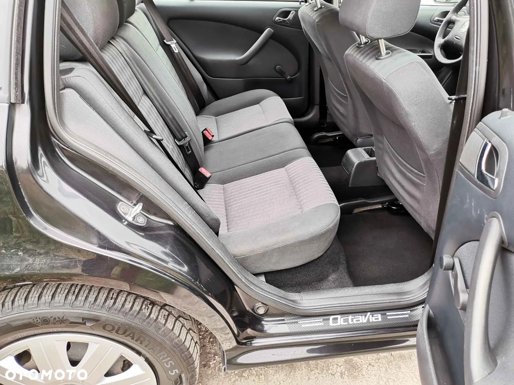 Skoda Octavia 1.6 Tour - 18