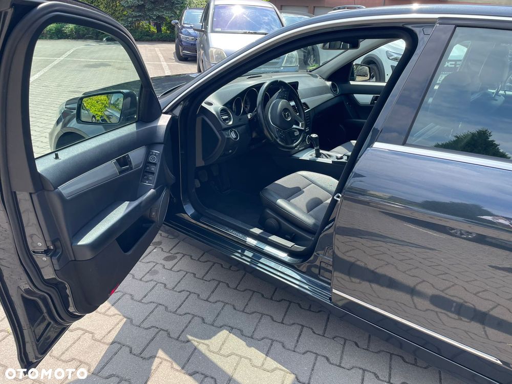 Mercedes-Benz Klasa C 200 CDI DPF (BlueEFFICIENCY) Elegance - 14