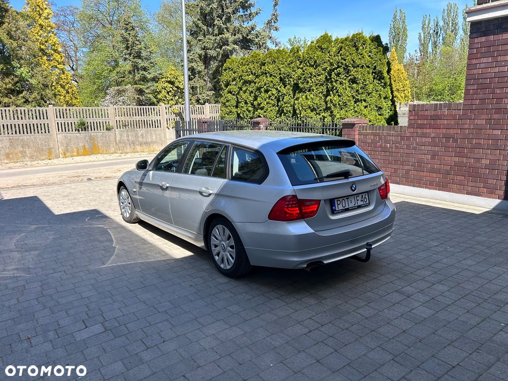 BMW Seria 3 318i Edition Exclusive - 4