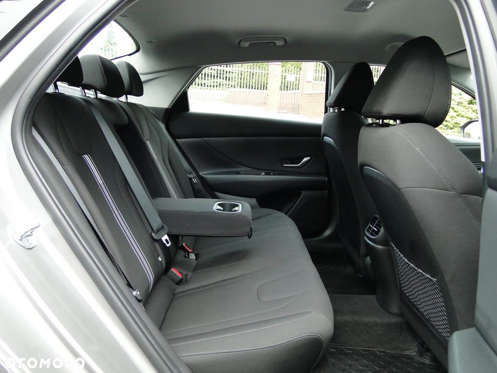 Hyundai Elantra 1.6 Smart - 28