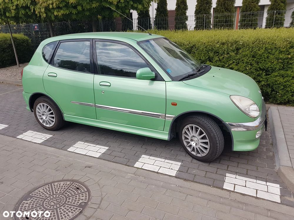 Daihatsu Sirion - 2