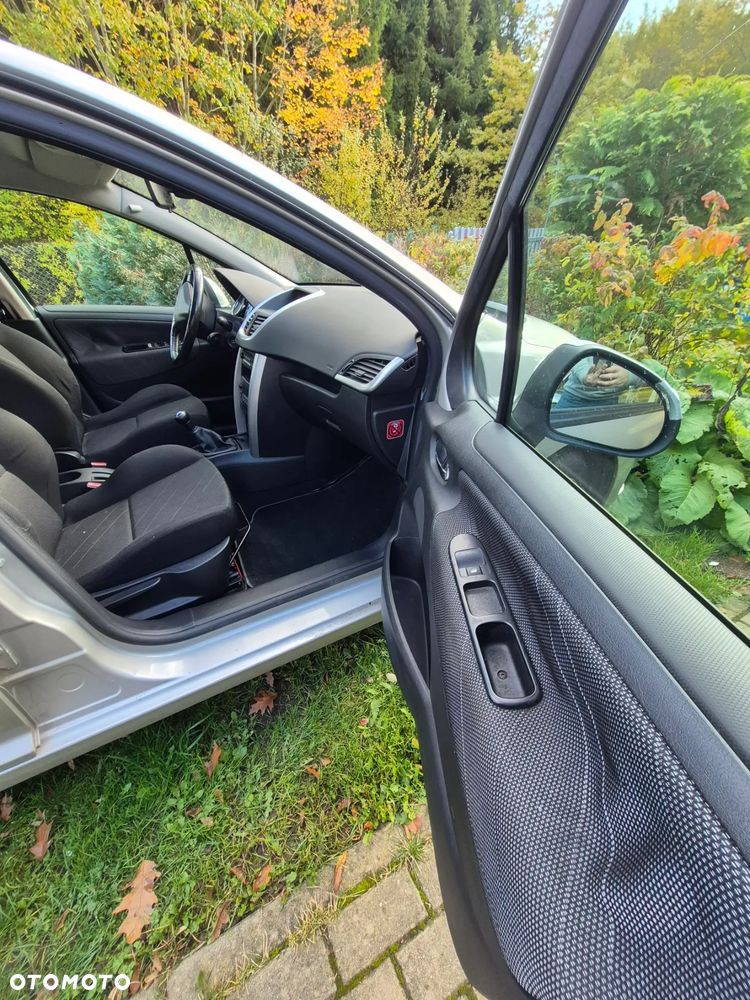 Peugeot 207 - 11