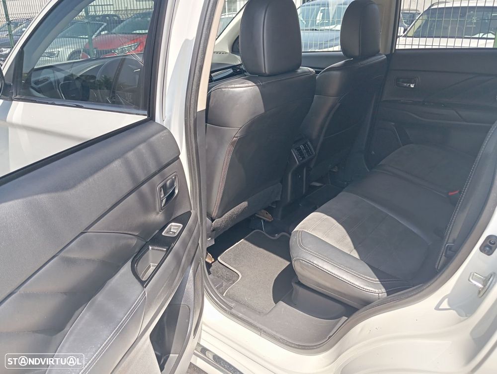 Mitsubishi Outlander 2.4 4WD Plug-In Hybrid Spirit+ - 18