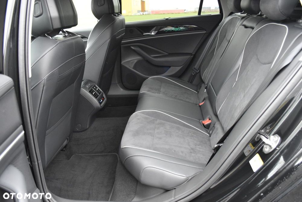 Volkswagen Passat Variant - 33