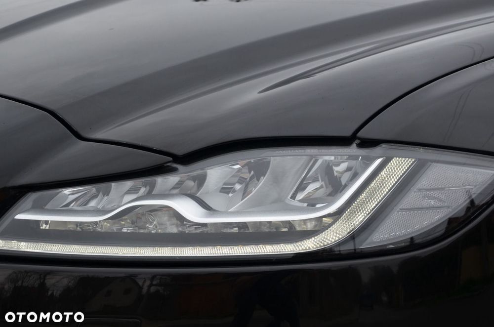 Jaguar XF 3.0 TDV6 R-Sport - 31