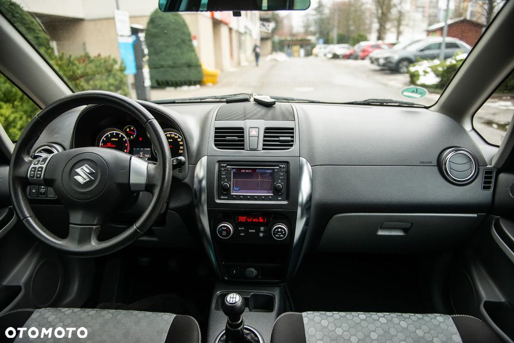 Suzuki SX4 1.6 Premium - 25