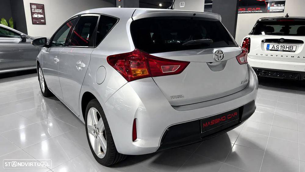 Toyota Auris 1.4 D-4D Exclusive+Navi - 3