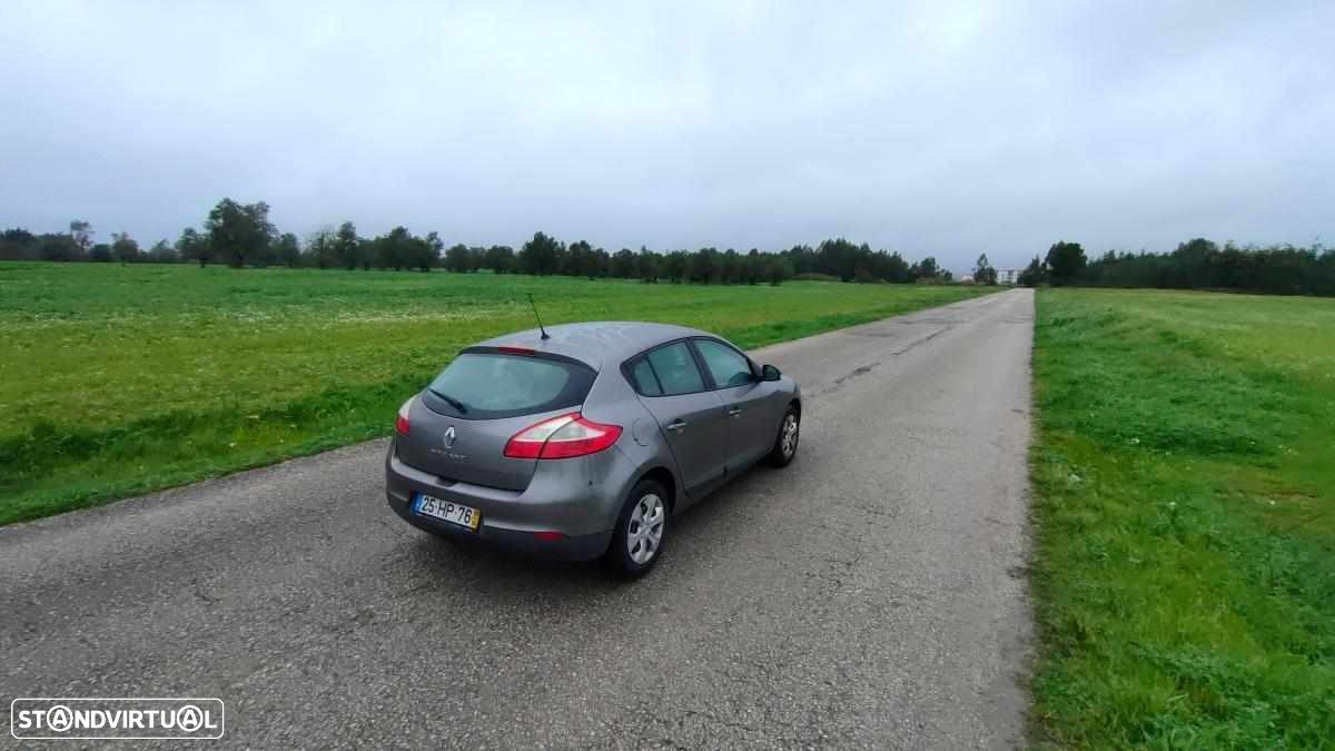 Renault Mégane 1.5 dCi Confort - 6