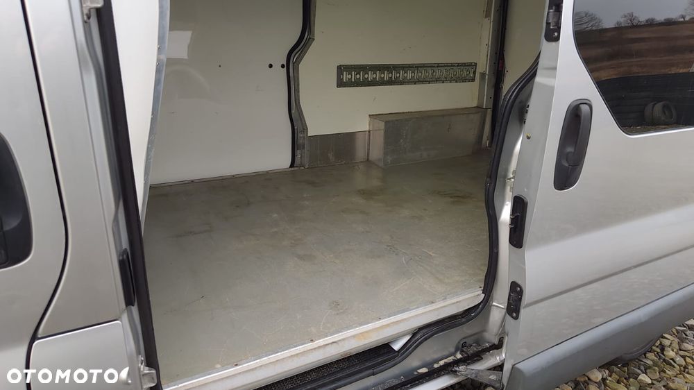 Renault Trafic - 12