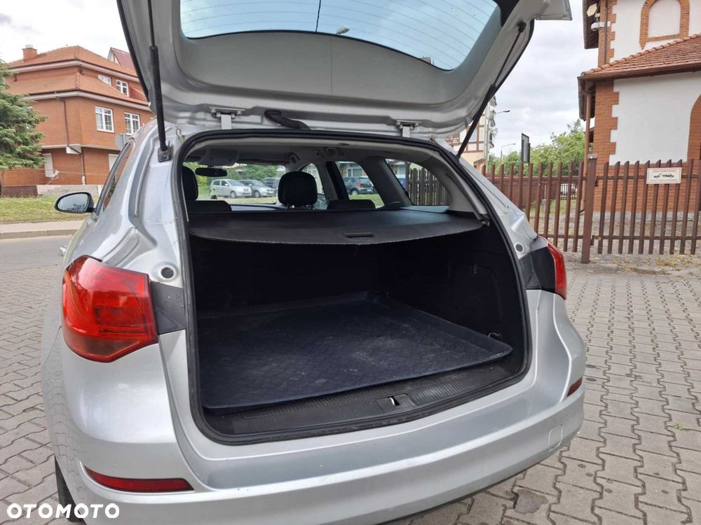Opel Astra 2011 photo 5