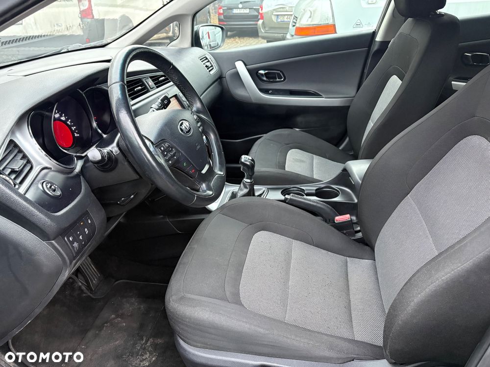 Kia Ceed 1.6 CRDi 136 ISG Dream Team Edition - 5