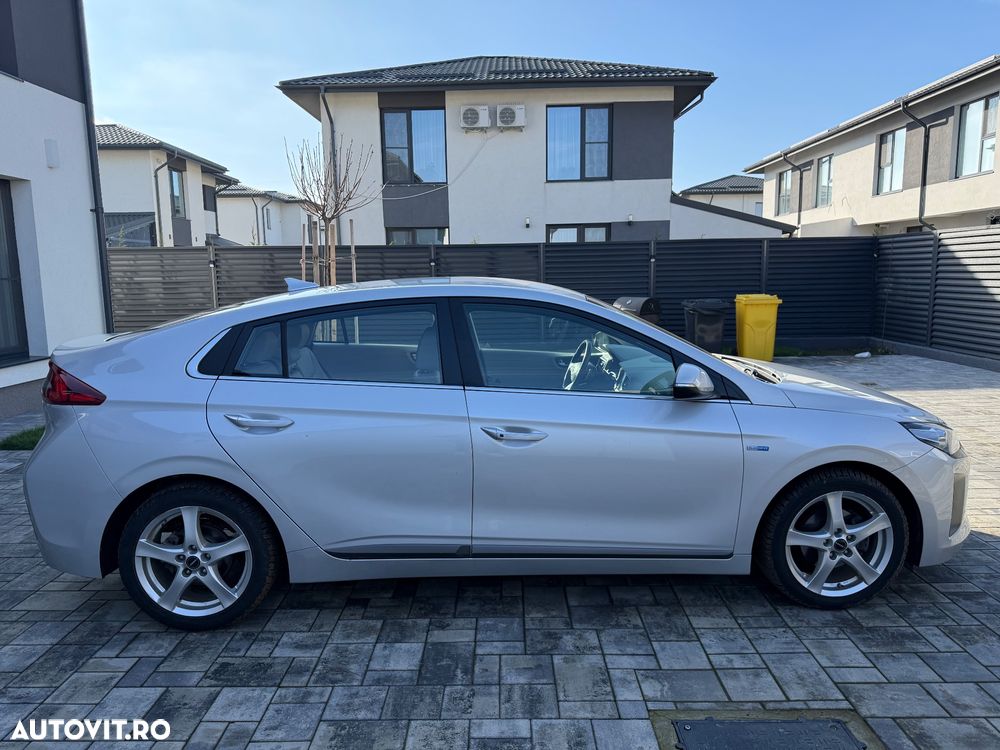 Hyundai IONIQ 1.6 GDI Premium - 8