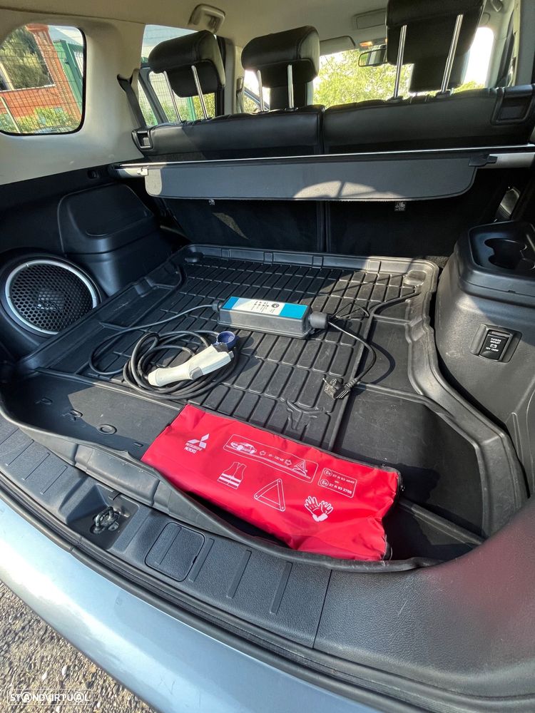 Mitsubishi Outlander - 19