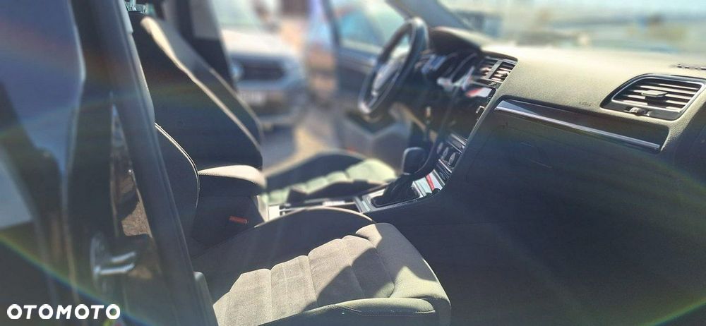 Volkswagen Golf - 11