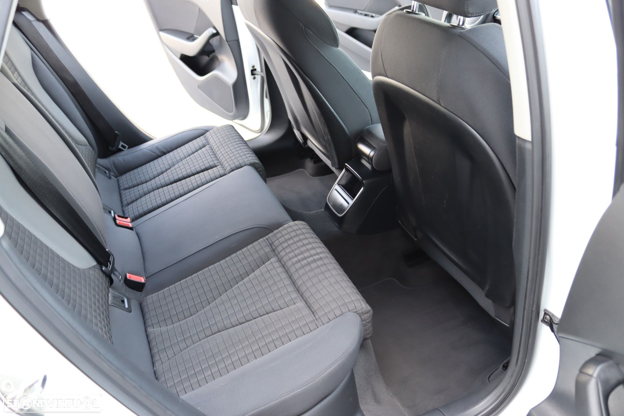 Audi A3 Sportback 1.6 TDI S-line S tronic - 19