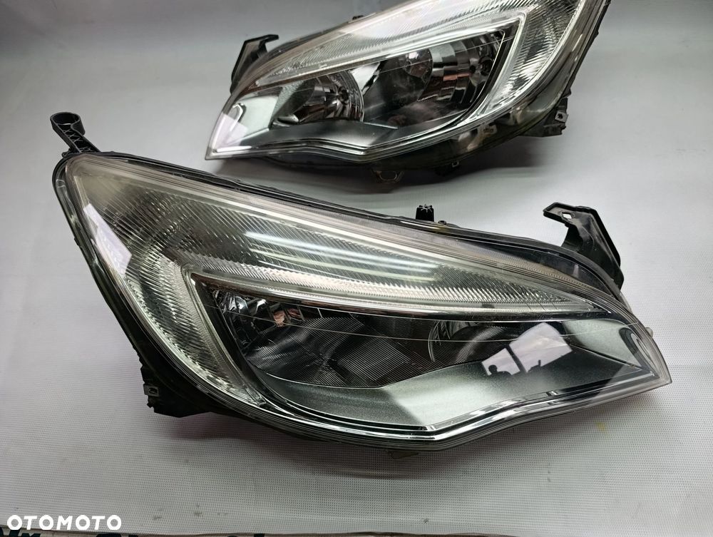 Astra J lampa przednia przód bez uszkodzeń oryginał Europa Astra IV Opel - 2