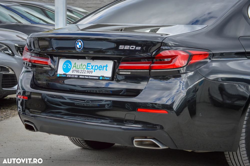 BMW Seria 5 520e Aut. Luxury Line - 30