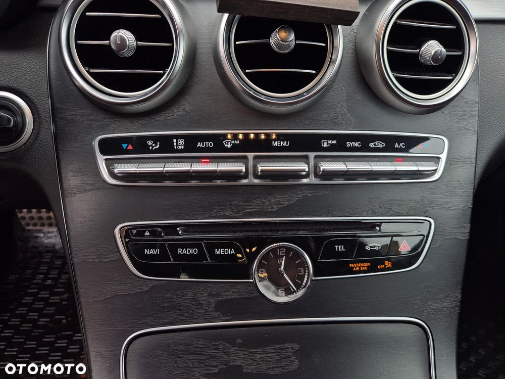 Mercedes-Benz Klasa C 300 9G-TRONIC - 10
