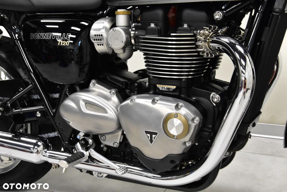 Triumph Bonneville - 27