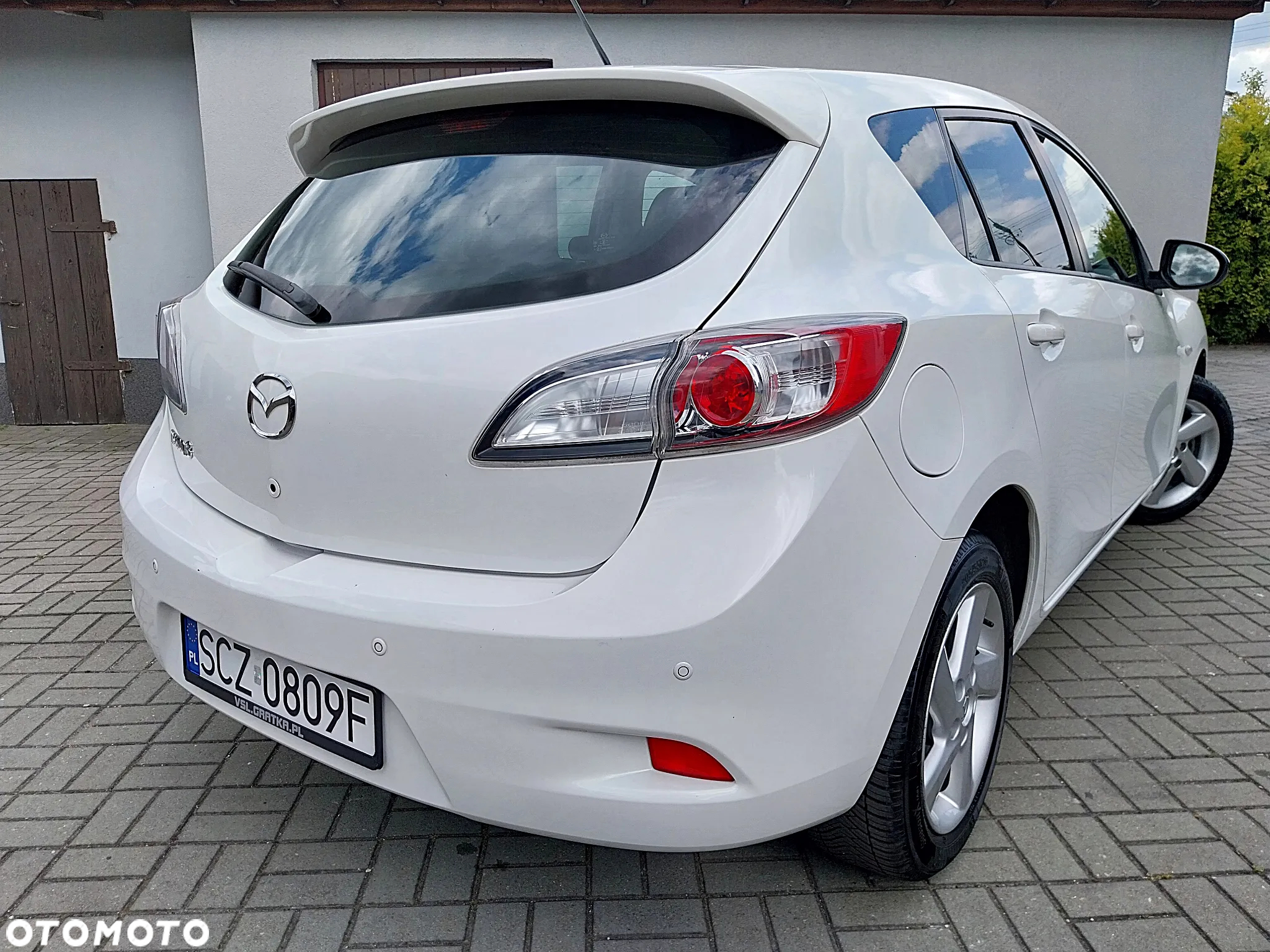 Mazda 3 1.6 Exclusive + - 25