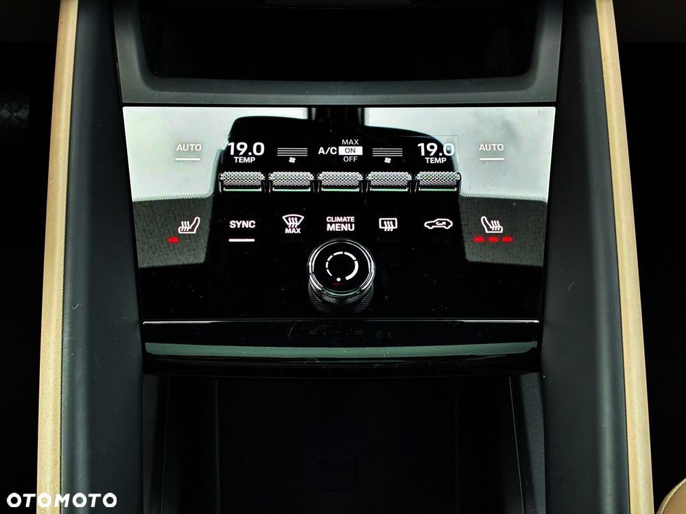 Porsche Macan - 30