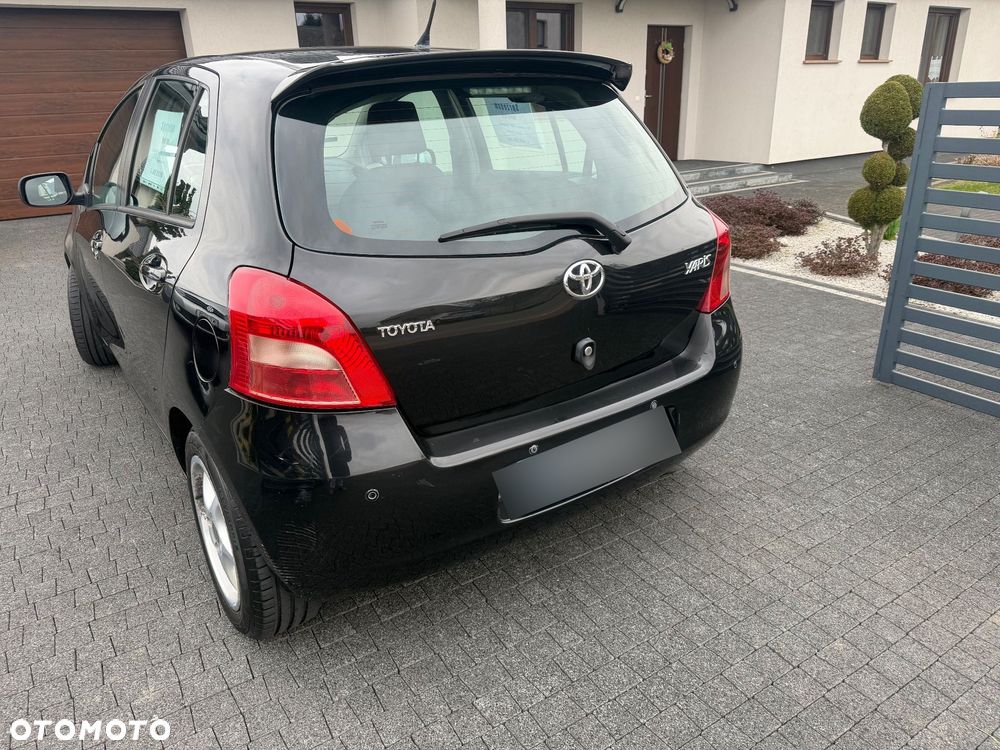 Toyota Yaris - 4
