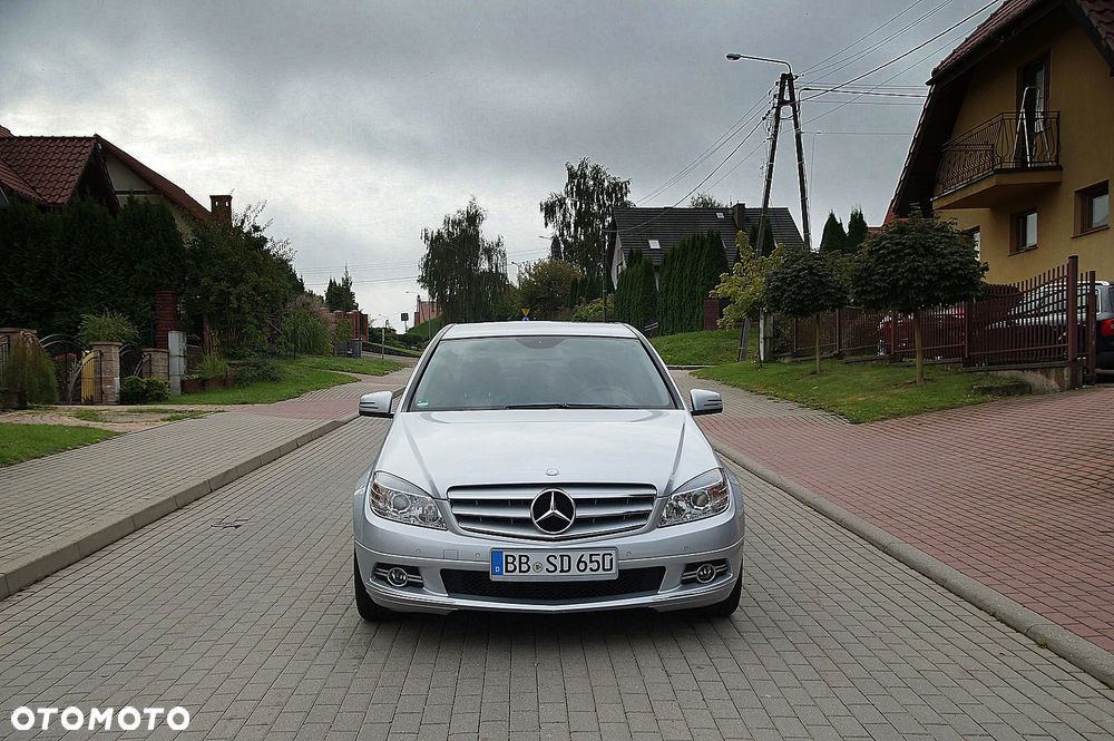 Mercedes-Benz Klasa C 180 CGI BlueEff Avantgarde - 11