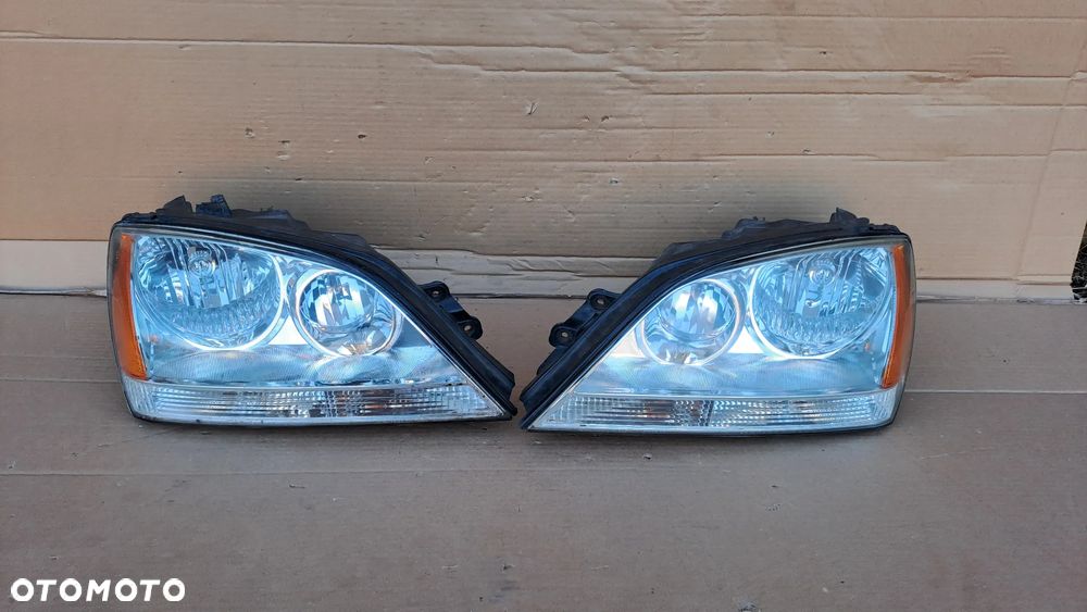 KIA SORENTO 2002-09 PRAWA LEWA LAMPA USA - 1
