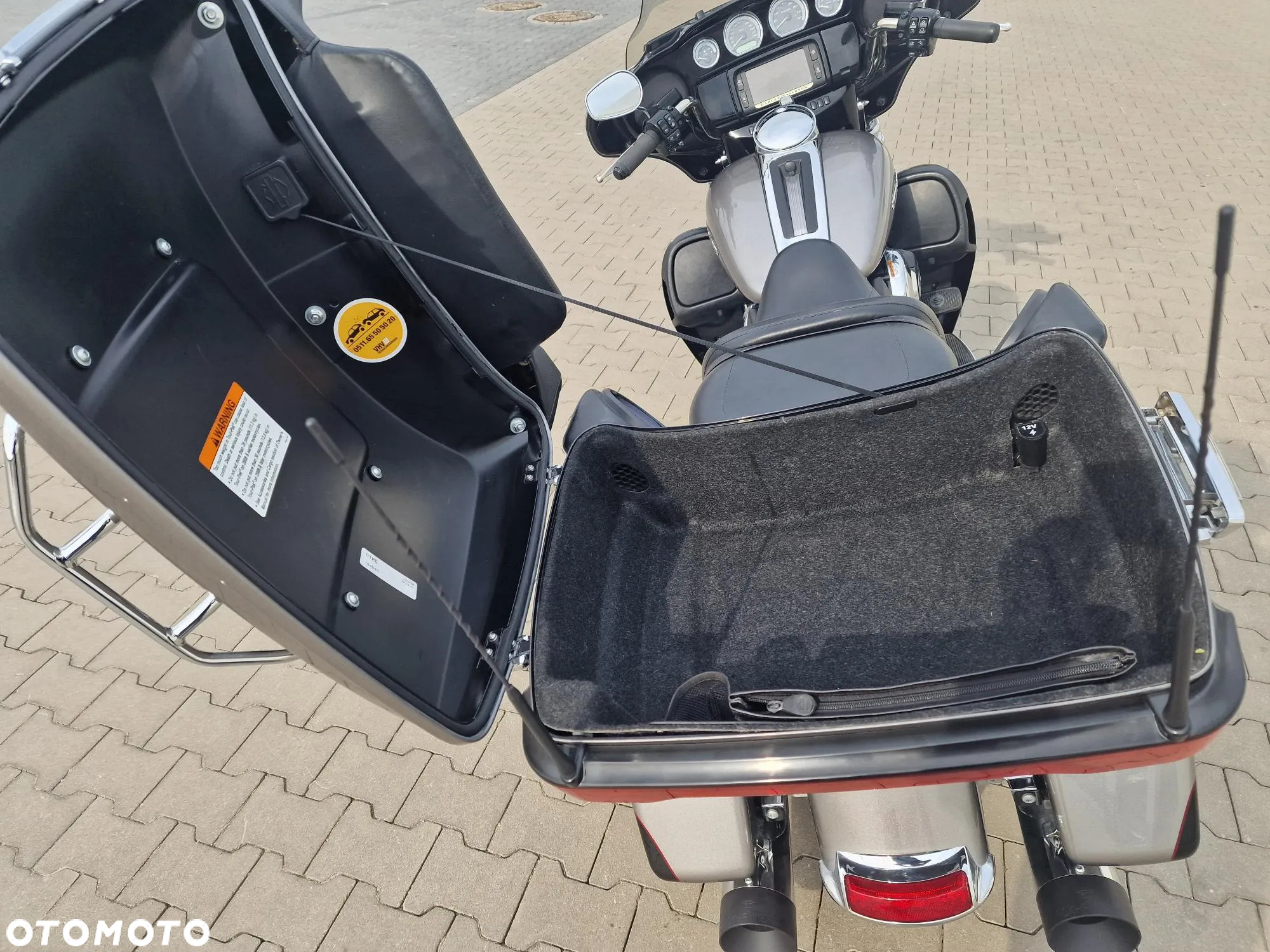 Harley-Davidson FLH Electra Glide - 11